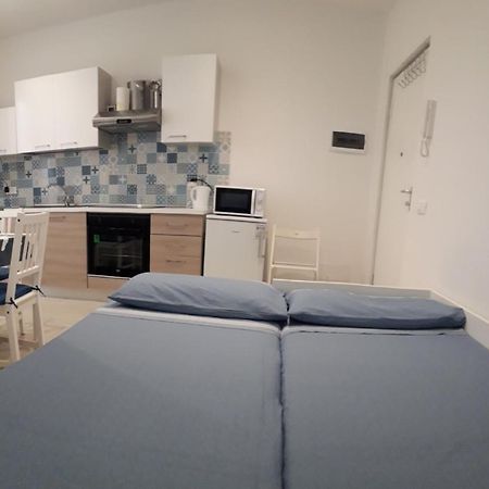 Lamberti Beach Apartment - 150 M From The Sea - Just Renewed - Wifi Savona Exteriér fotografie