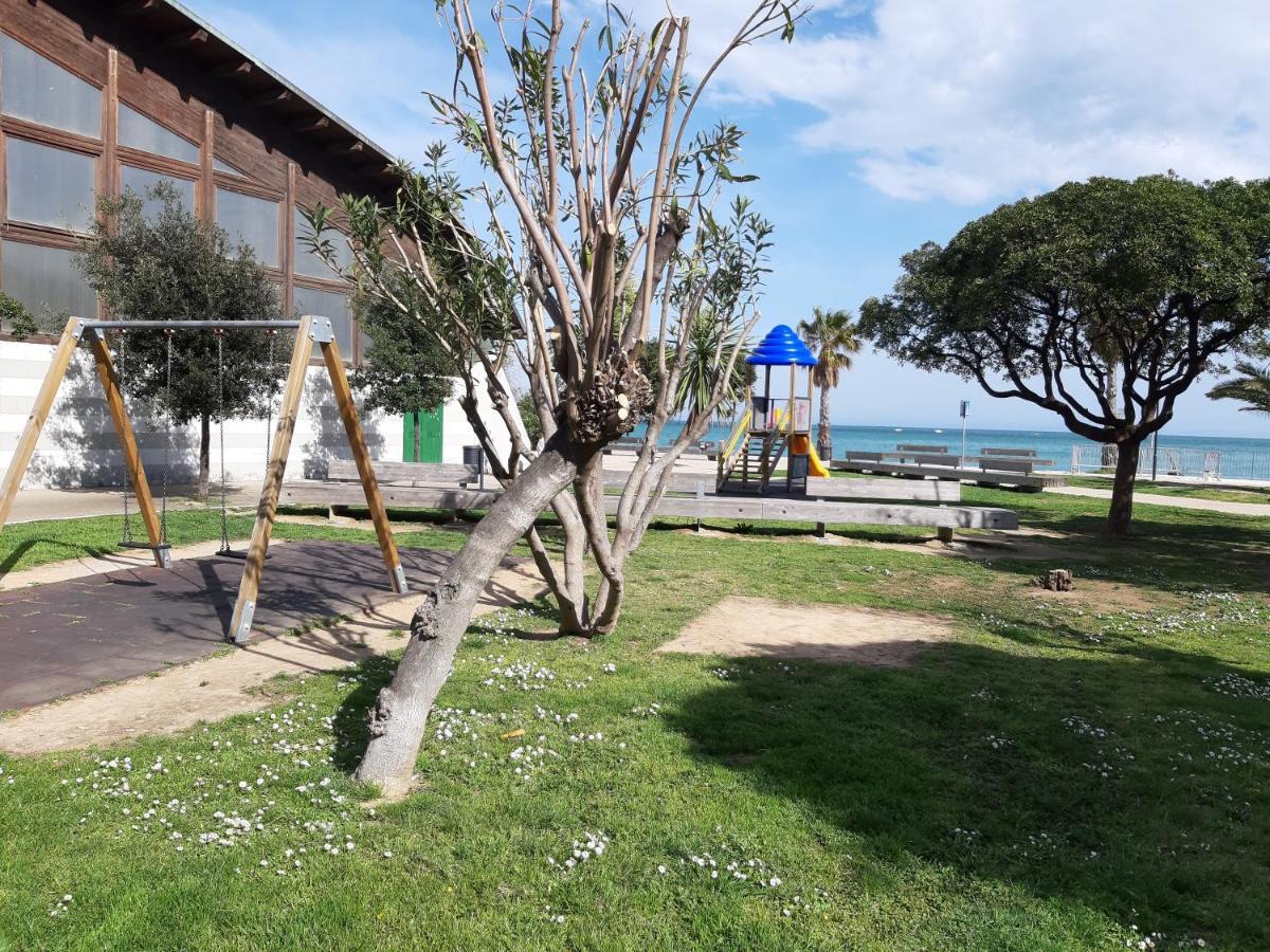 Lamberti Beach Apartment - 150 M From The Sea - Just Renewed - Wifi Savona Exteriér fotografie