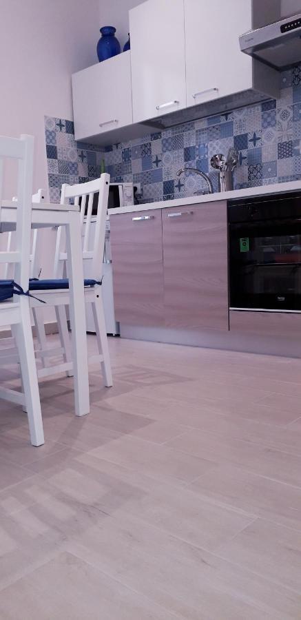Lamberti Beach Apartment - 150 M From The Sea - Just Renewed - Wifi Savona Exteriér fotografie